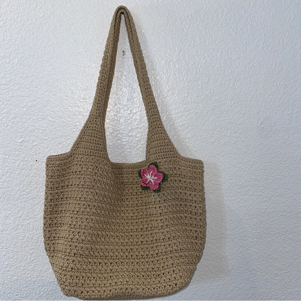 THE SAK Beige Knit Crochet Bucket Shoulder Purse W/Crocheted Flower Pin Preowned